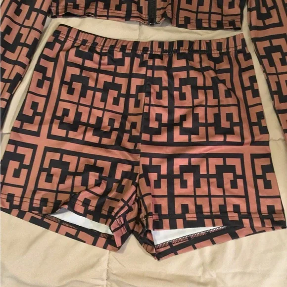 Geometric Patterned Two-Piece Set - Picture 4 of 8